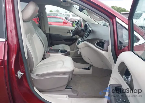 2017 Chrysler Pacifica Touring-L z USA, uszkodzony, nr VIN 2C4RC1BG0HR702383